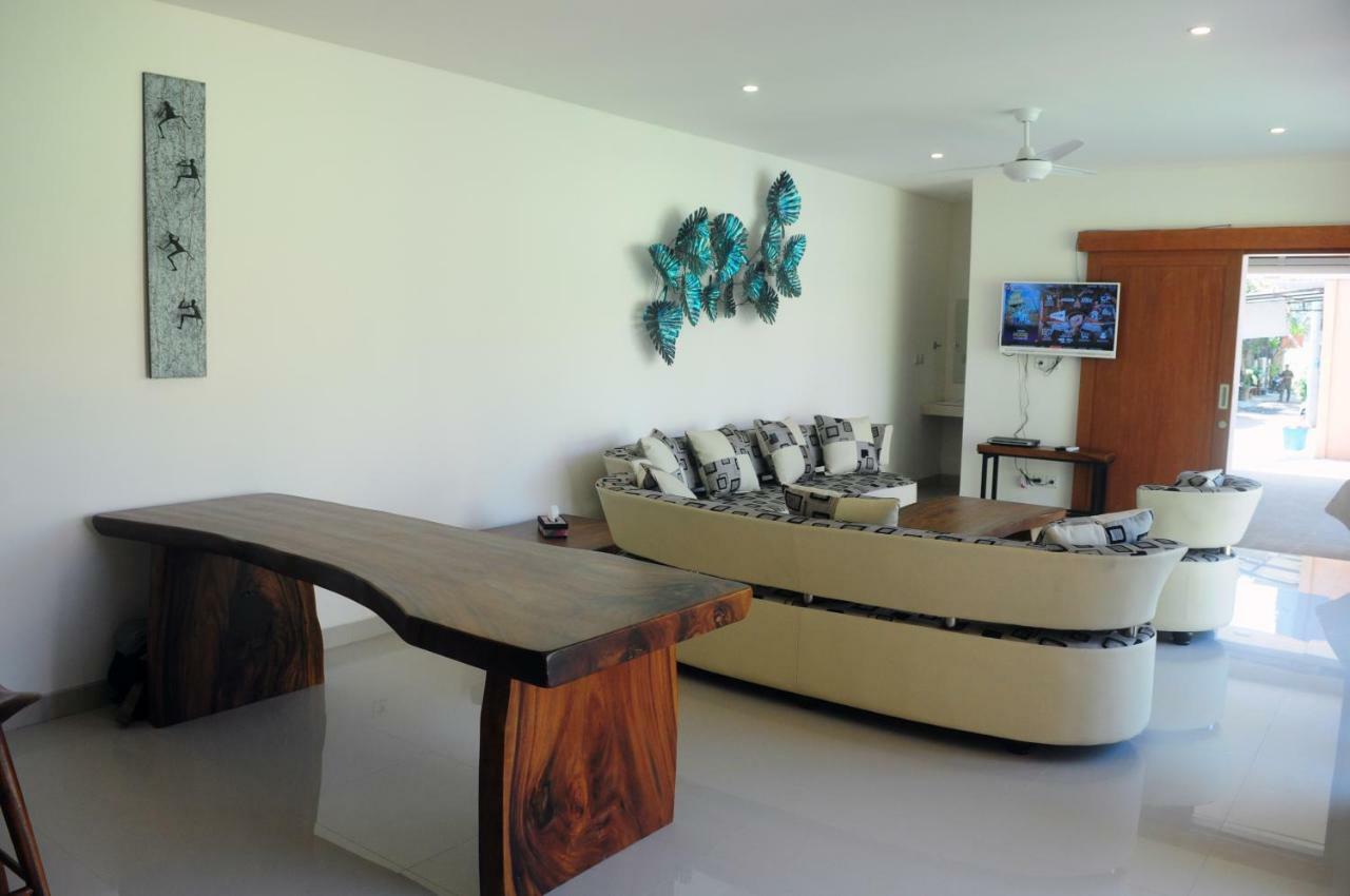 Pineapple Villa Sanur エクステリア 写真